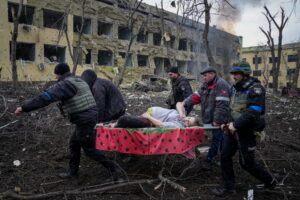 Mariupol Maternity Hospital Airstrike © Evgeniy Maloletka, Ukraine / AP, World Press Photo of the Year 2023